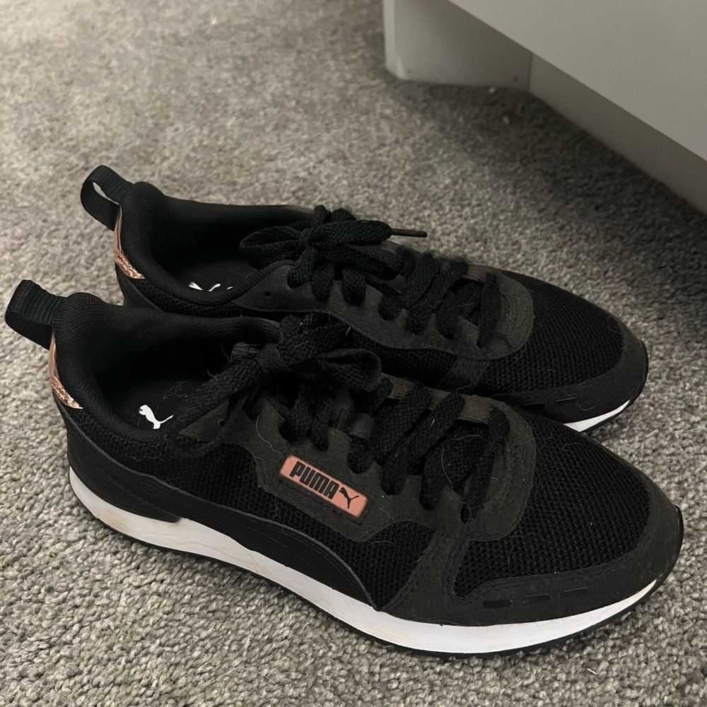 Women’s Puma Sneakers